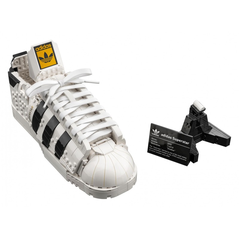 Блоковий конструктор LEGO Adidas Originals Superstar (10282)