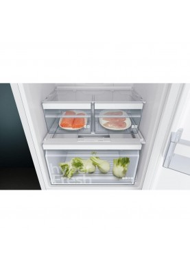 Холодильник із морозильною камерою Siemens KG39NVL316