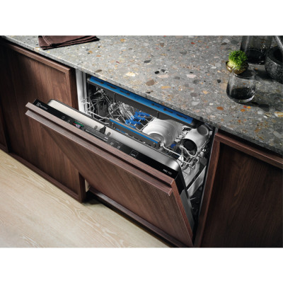 Посудомийна машина Electrolux EMG48200L