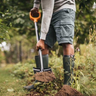 Лопата штикова Fiskars Solid 1066717