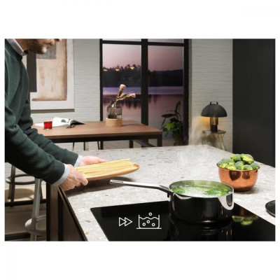 Варильна поверхня електрична Electrolux CIR60430CB