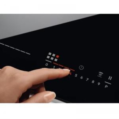 Варильна поверхня електрична Electrolux EIV87675