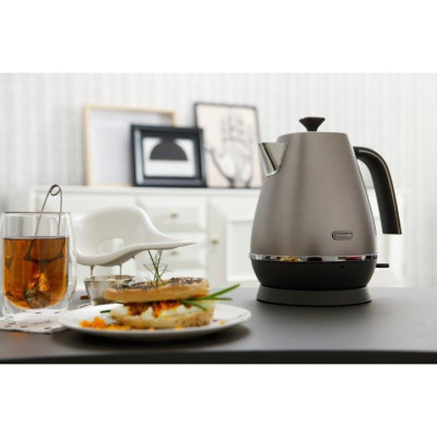 Електрочайник Delonghi KBI 2001.S
