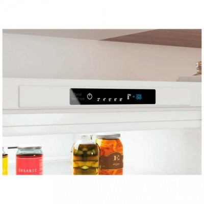 Холодильник із морозильною камерою Indesit INFC8 TI21W 0 Холодильник із морозильною камерою Indesit INFC8 TI21W 0