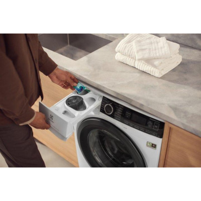 Пральна машина автоматична Electrolux EW8F161PSUC