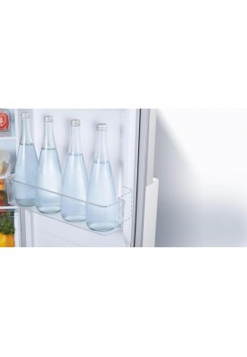 Холодильник із морозильною камерою Hisense RS677N4AWF
