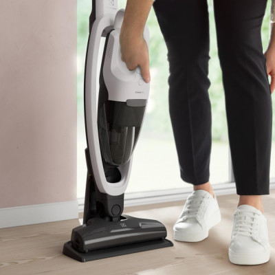 Вертикальний+ручний пилосос (2в1) Electrolux ES31CB18SH
