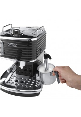 Рожкова кавоварка еспресо Delonghi Scultura ECZ 351 BK