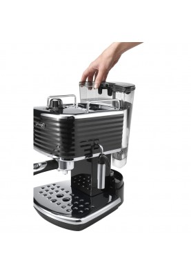 Рожкова кавоварка еспресо Delonghi Scultura ECZ 351 BK