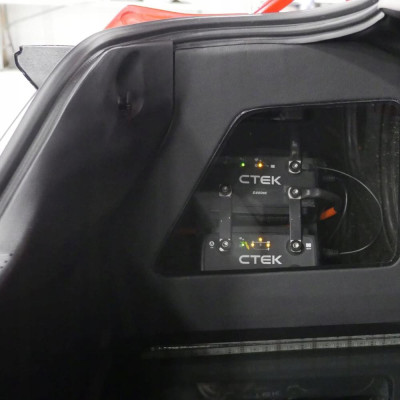 Інтелектуальний зарядний пристрій CTEK D250SE (40-315) Інтелектуальний зарядний пристрій CTEK D250SE (40-315)
