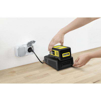 Акумулятор і зарядний пристрій для електроінструменту Karcher 2.445-063.0