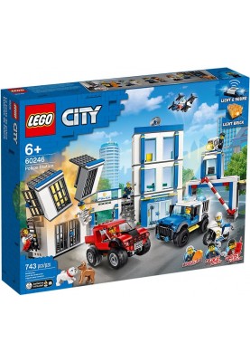 Блоковий конструктор LEGO City Поліцейський ділянку (60246)