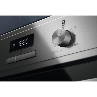Духовка электрическая Electrolux EOF3H40X