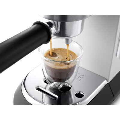Рожкова кавоварка еспресо DeLonghi EC 685.W