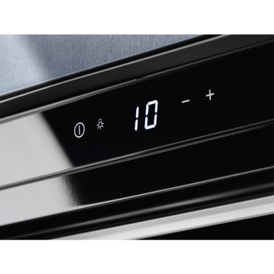 Винный шкаф Electrolux KBW5X Винный шкаф Electrolux KBW5X