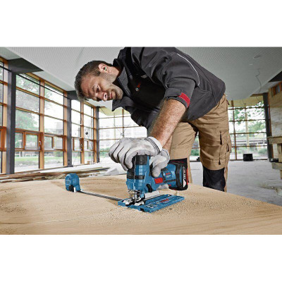 Електролобзик Bosch GST 18 V-LI S (06015A5100)