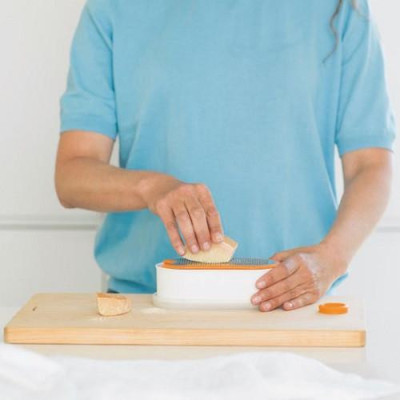 Тертка ручна Fiskars Functional Form (1019530)