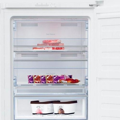 Морозильна камера Beko RFNE290L21W