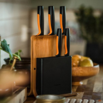 Набір кухонних ножів з бамбуковим блоком Fiskars Functional Form ™ 5 шт 1057552