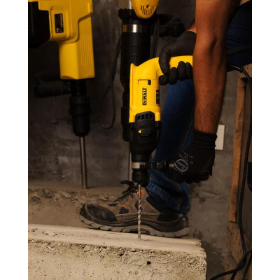 Перфоратори DeWalt D25133K