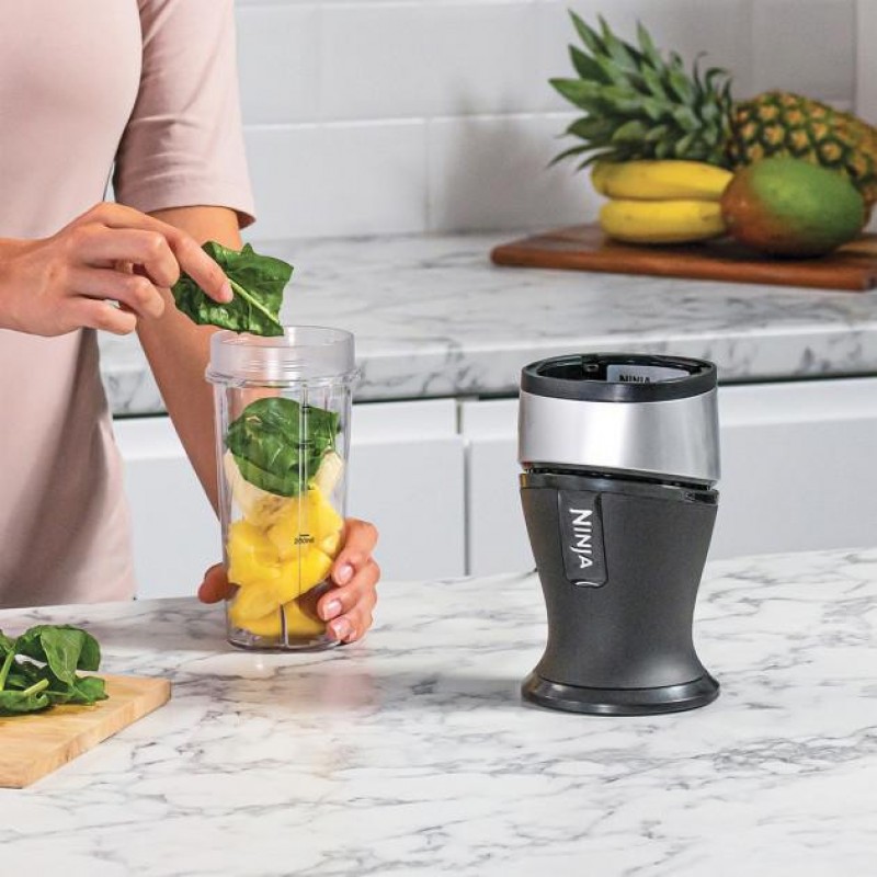 Фітнес-блендер NINJA 700W Slim Blender & Smoothie Maker QB3001EUS