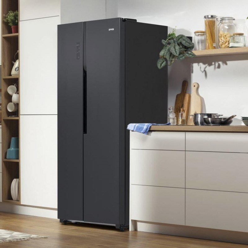 Холодильник з морозильною камерою Gorenje NRS918EMB