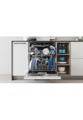 Посудомийна машина Indesit DIE 2B19 A