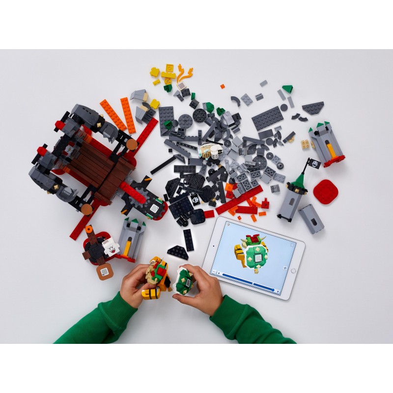 Блоковий конструктор LEGO Super Mario Вирішальна битва в замку Боузер (71369)