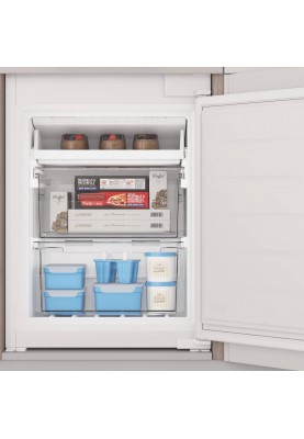 Холодильник із морозильною камерою Indesit INC20T321EU