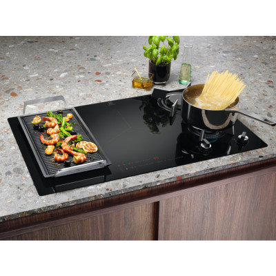 Варильна поверхня комбінована Electrolux KDI951723K