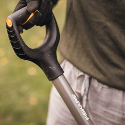 Лопата совкова Fiskars Ergonomic (1066712)