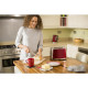 Тостер Russell Hobbs Luna Solar Red 23220-56