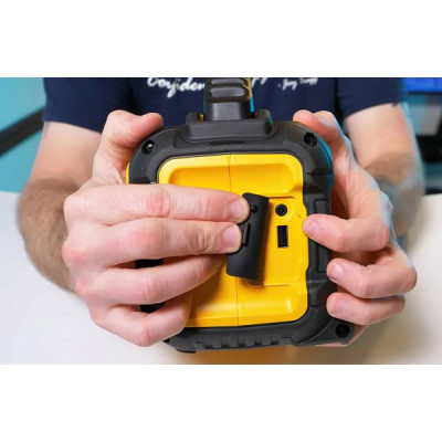 Портативні колонки DeWALT DCR011