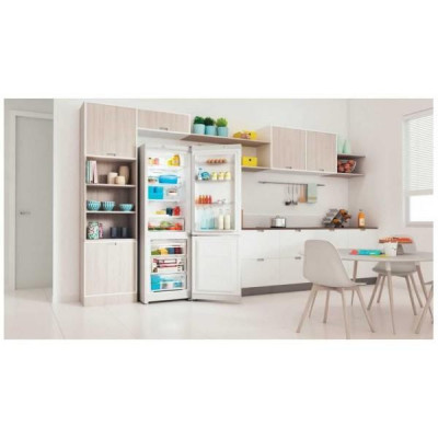 Холодильник с морозильной камерой Indesit ITI4181WUA