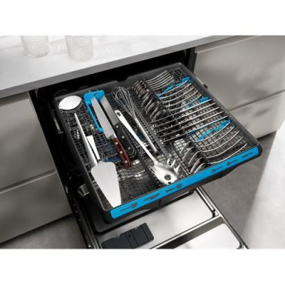 Посудомийна машина Electrolux EEM43201L