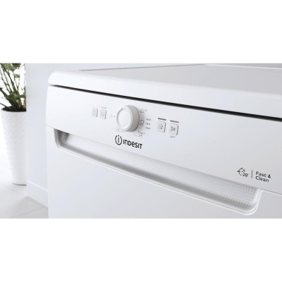Посудомийна машина Indesit DFE 1B19 14