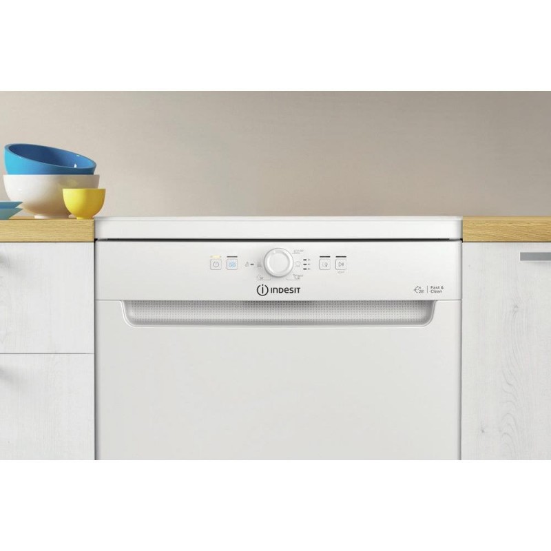 Посудомийна машина Indesit DFE 1B19 14