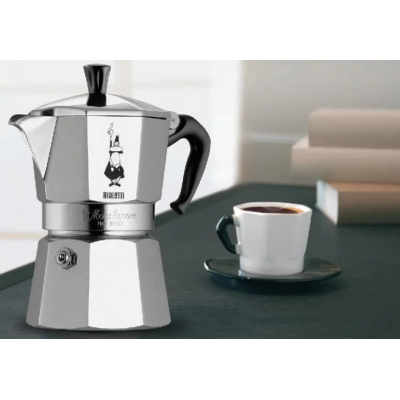 Гейзерна кавоварка Bialetti Moka Express 3 чашки