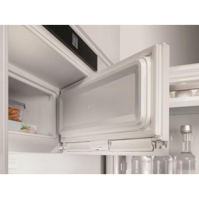 Холодильник із морозильною камерою Liebherr IRBe 5121