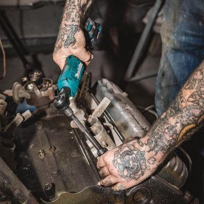 Тріскатковий гайковерт Makita WR100DZ Тріскатковий гайковерт Makita WR100DZ