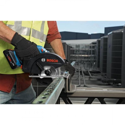 Дискова пилка Bosch GKM 18V-50 (06016B8002)