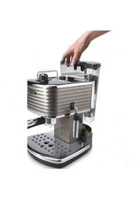 Рожкова кавоварка еспресо DeLonghi Scultura ECZ 351 BG