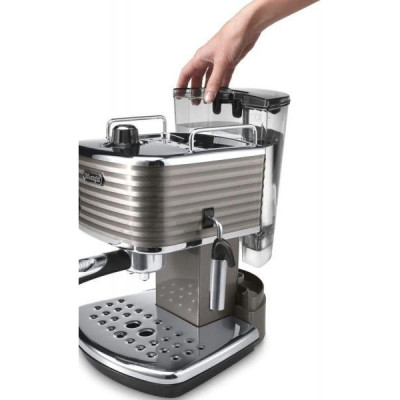 Рожкова кавоварка еспресо DeLonghi Scultura ECZ 351 BG
