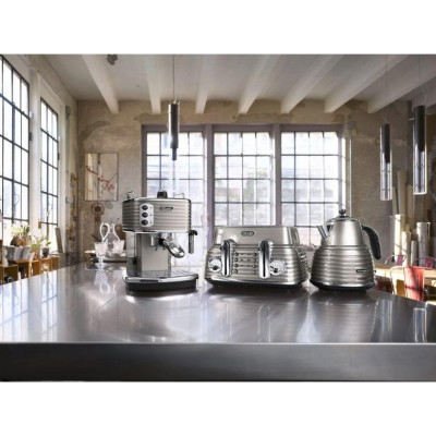 Рожкова кавоварка еспресо DeLonghi Scultura ECZ 351 BG