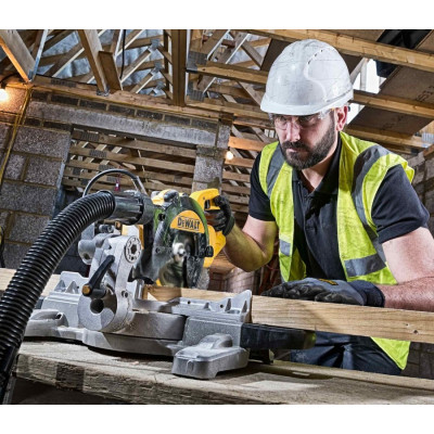Дискова пилка DeWALT DWS774