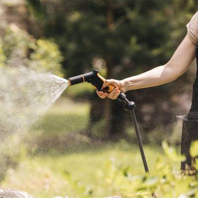 Пістолет-розпилювач Fiskars Пістолет-розпилювач з регульованим переднім керуванням (1065484)