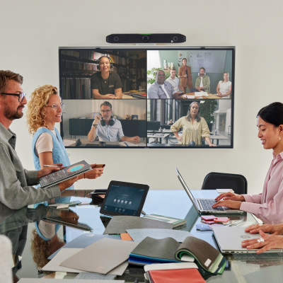 Конференц-камера Poly Studio X52 All-In-One Video Bar