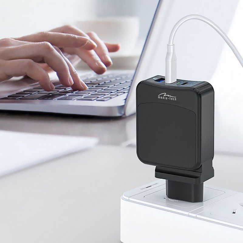 Зарядний пристрій 3xUSB 65W (2xUSB-C,USB-A) PD QC 3.0, чорний Media-Tech