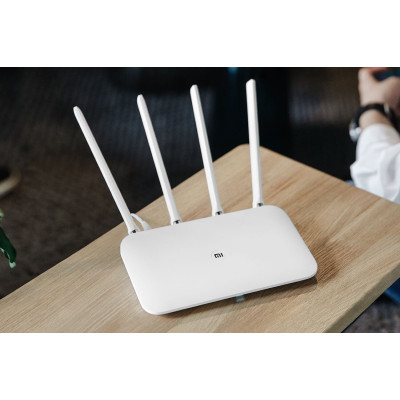 Маршрутизатор Xiaomi Mi WiFi Router 4C (DVB4231GL) Маршрутизатор Xiaomi Mi WiFi Router 4C (DVB4231GL)