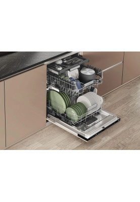 Посудомийна машина Hotpoint-Ariston HM7 42 L (вбудована, 60 см)